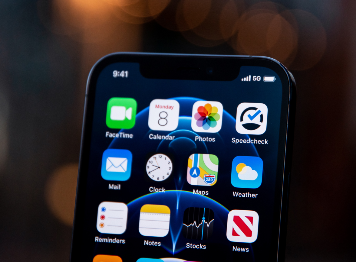 长春苹果手机维修分享为什么 iPhone 12 在冬季会自动关机 